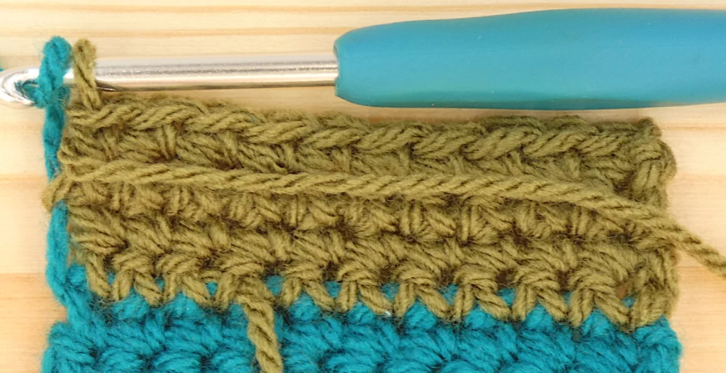 Crochet Row Colour change -place yarn back