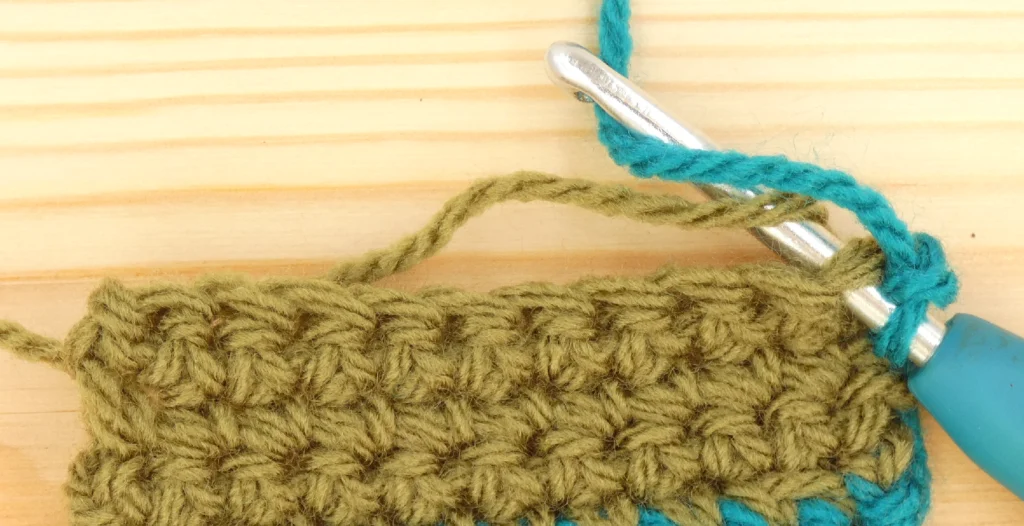 Crochet Row Colour change - loop yarn