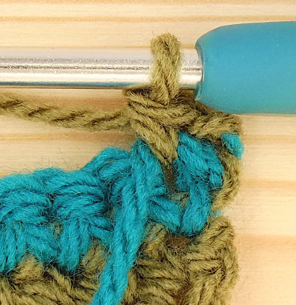 Crochet Row Colour change - Wrong side