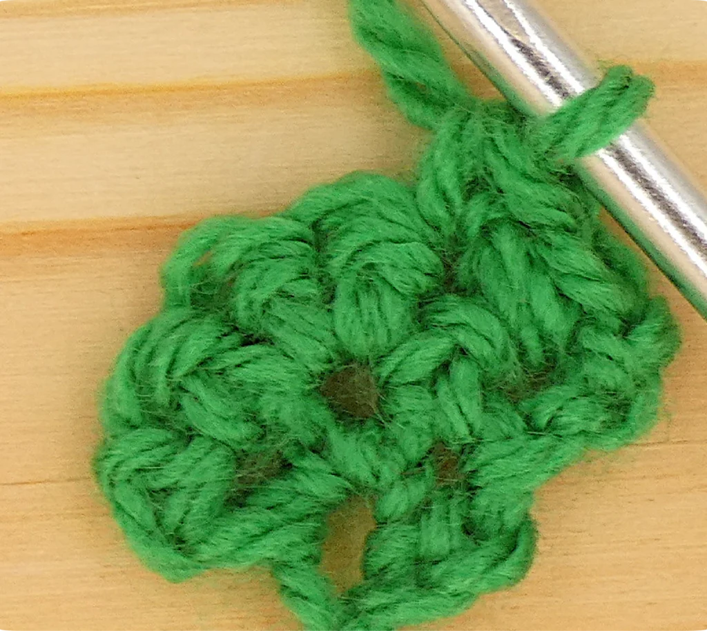 Crochet Pattern - crochet Increase tutorial - crochet photo pattern row 3