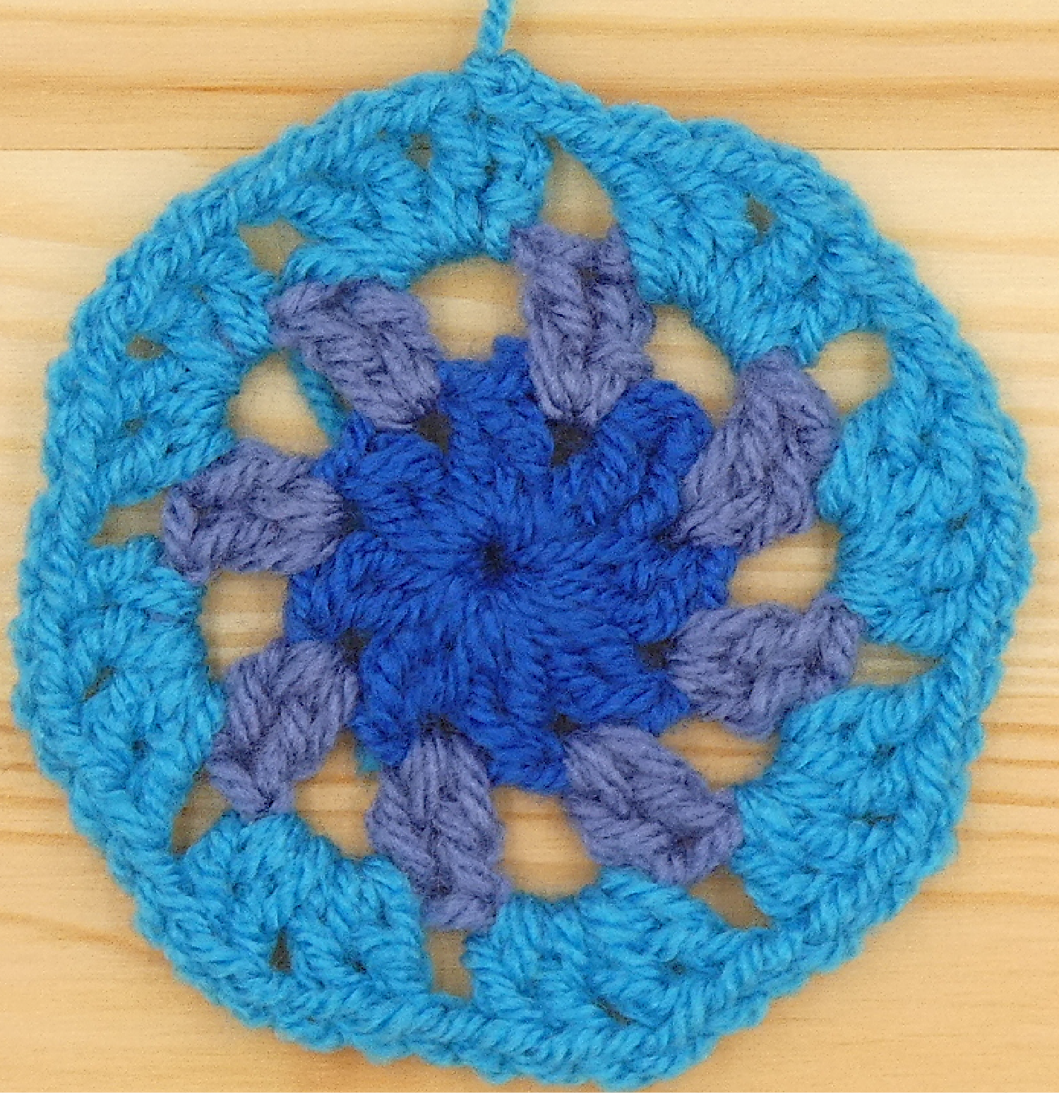 crochet pattern - easy crochet granny wheel / crochet wagon wheel crochet pattern photo pattern round 3 Slipstitch