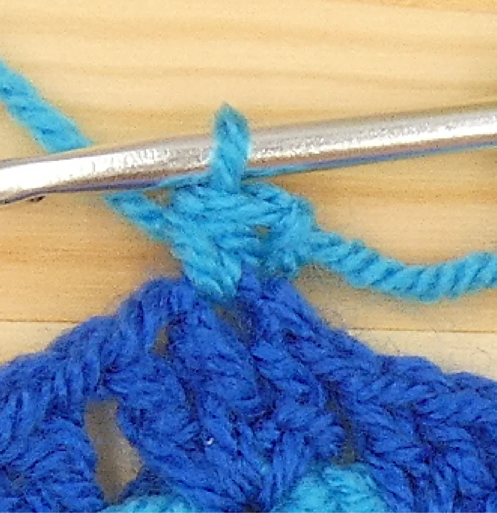 Standing Htr Hdc, close stitch