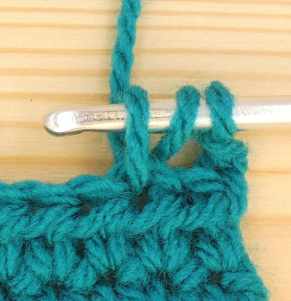 Crochet decreases - Htr Dec beginning 3 loops on hook