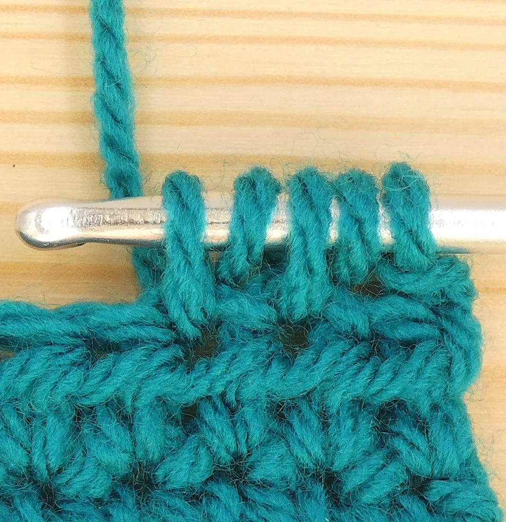 Htr Dec beginning 5 loops on hook