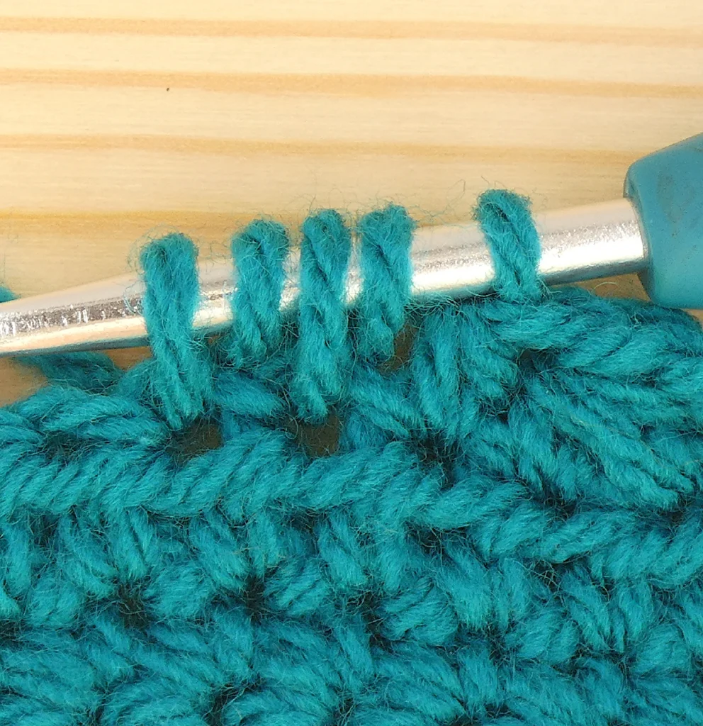 Crochet Decreases - Htr Dec middle row 5 loops on hook