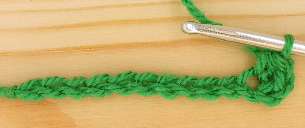 Crochet Pattern - crochet decrease tutorial - crochet photo pattern row 1