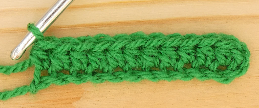 Crochet Pattern - crochet decrease tutorial - crochet photo pattern row 1