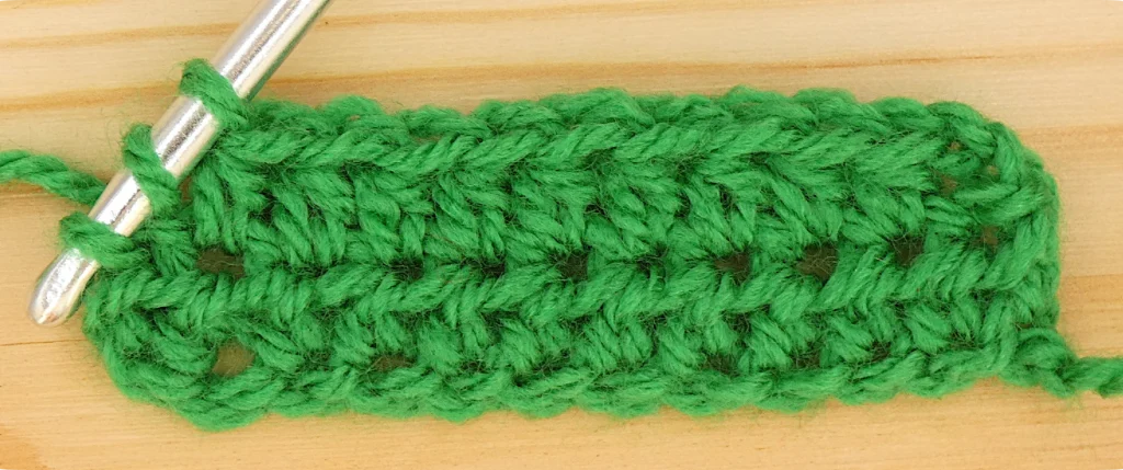 Crochet Pattern - crochet decrease tutorial - crochet photo pattern row 2