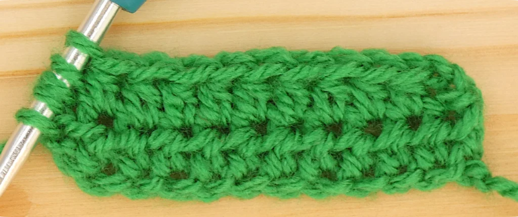 Crochet Pattern - crochet decrease tutorial - crochet photo pattern row 2