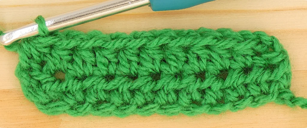 Crochet Pattern - crochet decrease tutorial - crochet photo pattern row 2