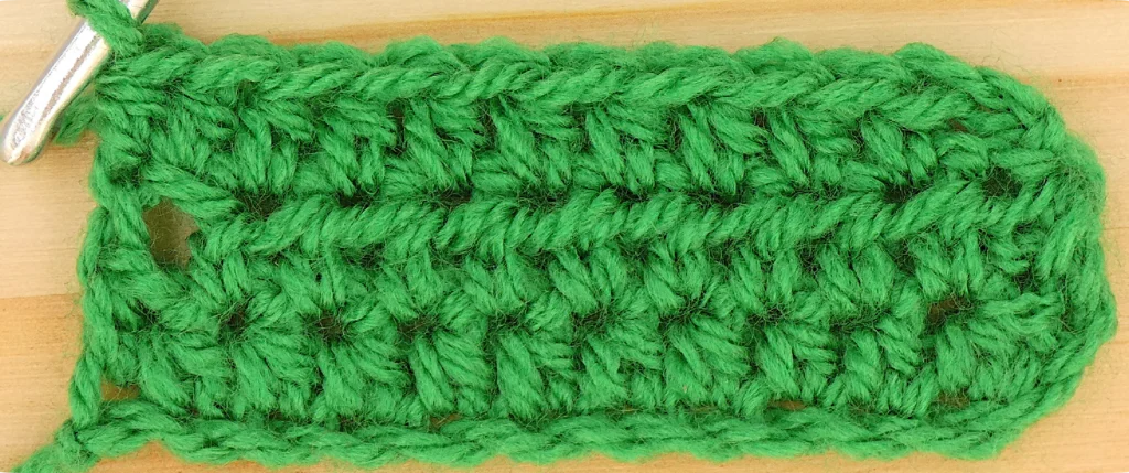 Crochet Pattern - crochet decrease tutorial - crochet photo pattern row 2