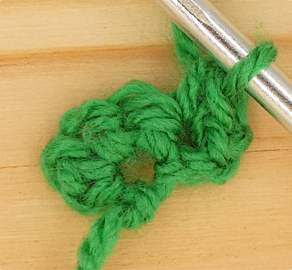 Crochet Pattern - crochet Increase tutorial - crochet photo pattern row 2