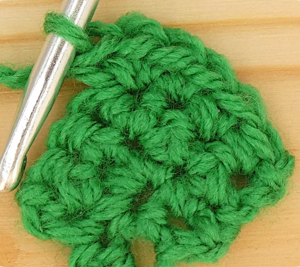 Crochet Pattern - crochet Increase tutorial - crochet photo pattern row 4