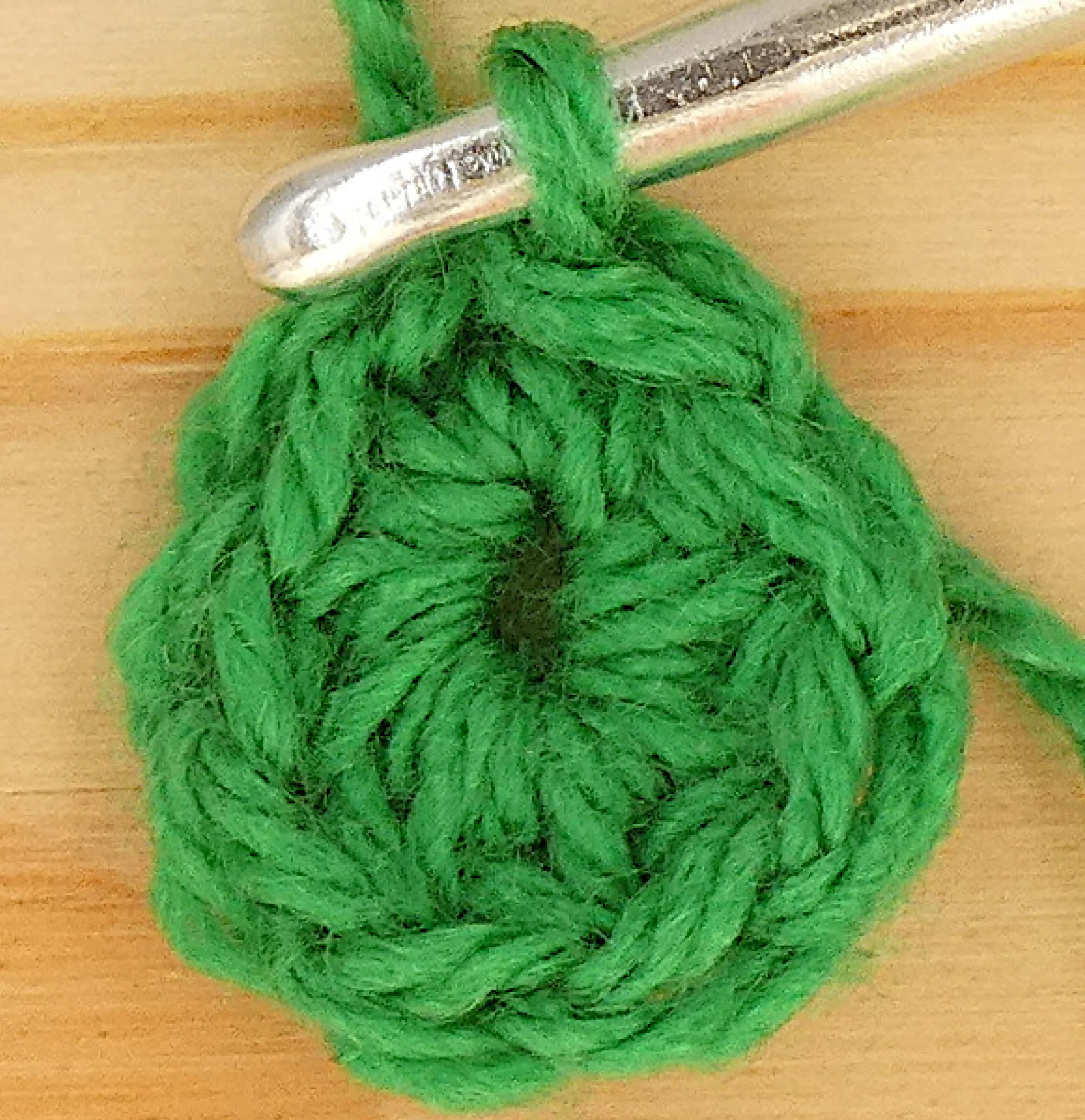 Crochet circle pattern - crochet circle photo pattern round 1