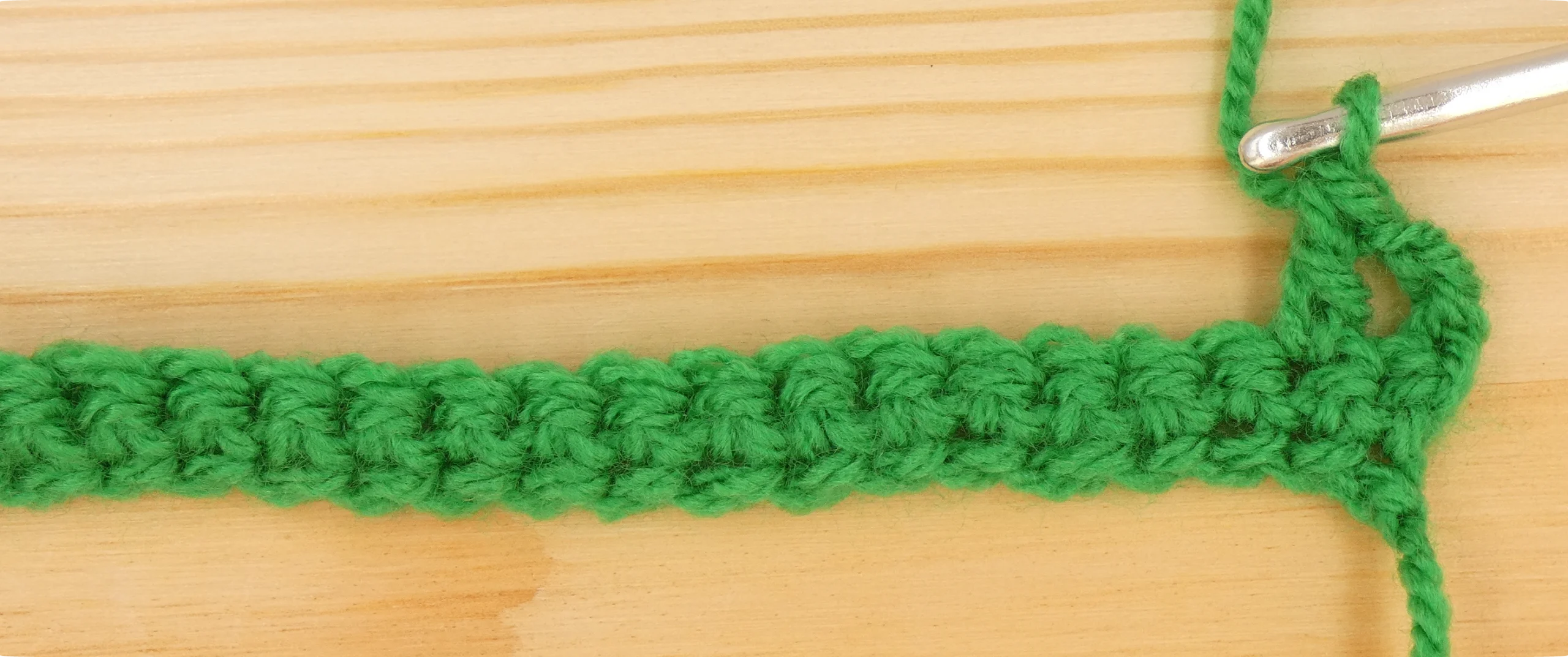 Crochet Pattern - Crossed Trebles pattern row 2