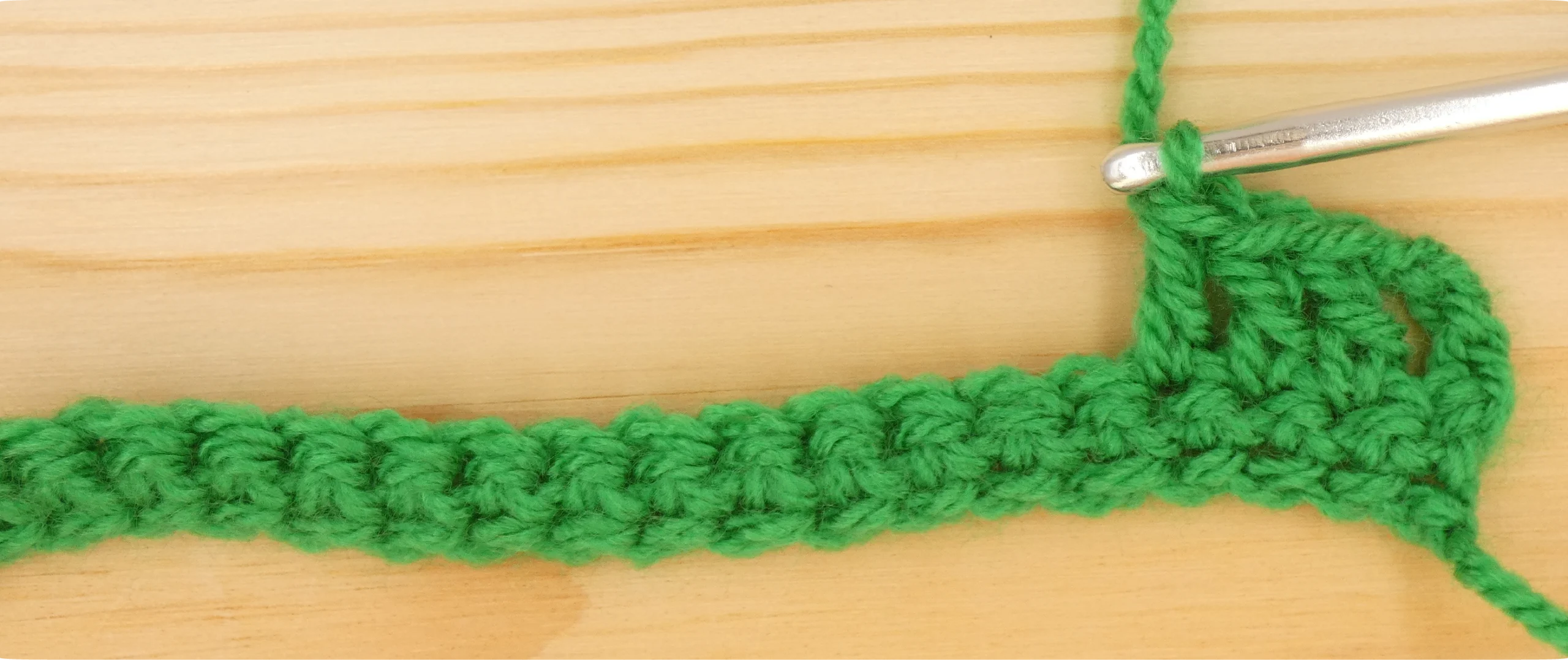 Crochet Pattern - Crossed Trebles pattern row 2