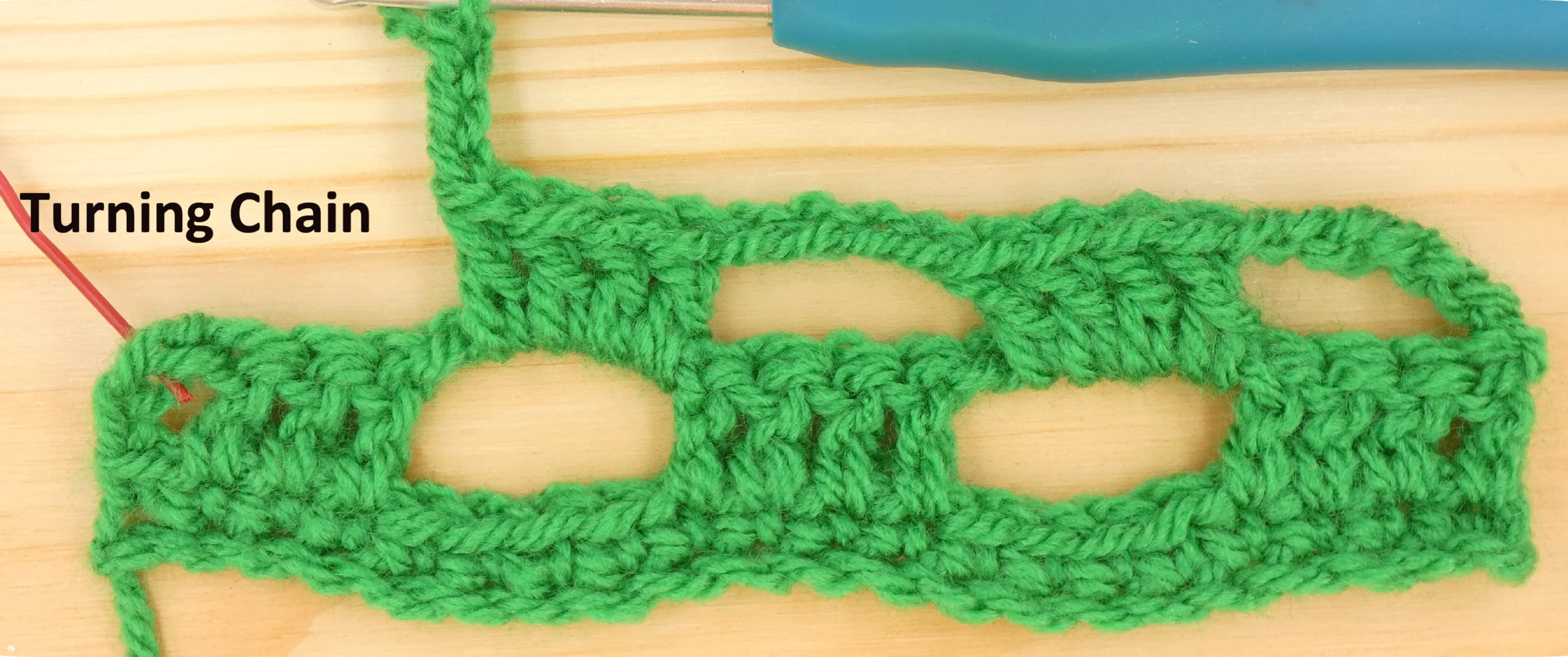 Crochet Pattern - Crossed Trebles pattern row 3