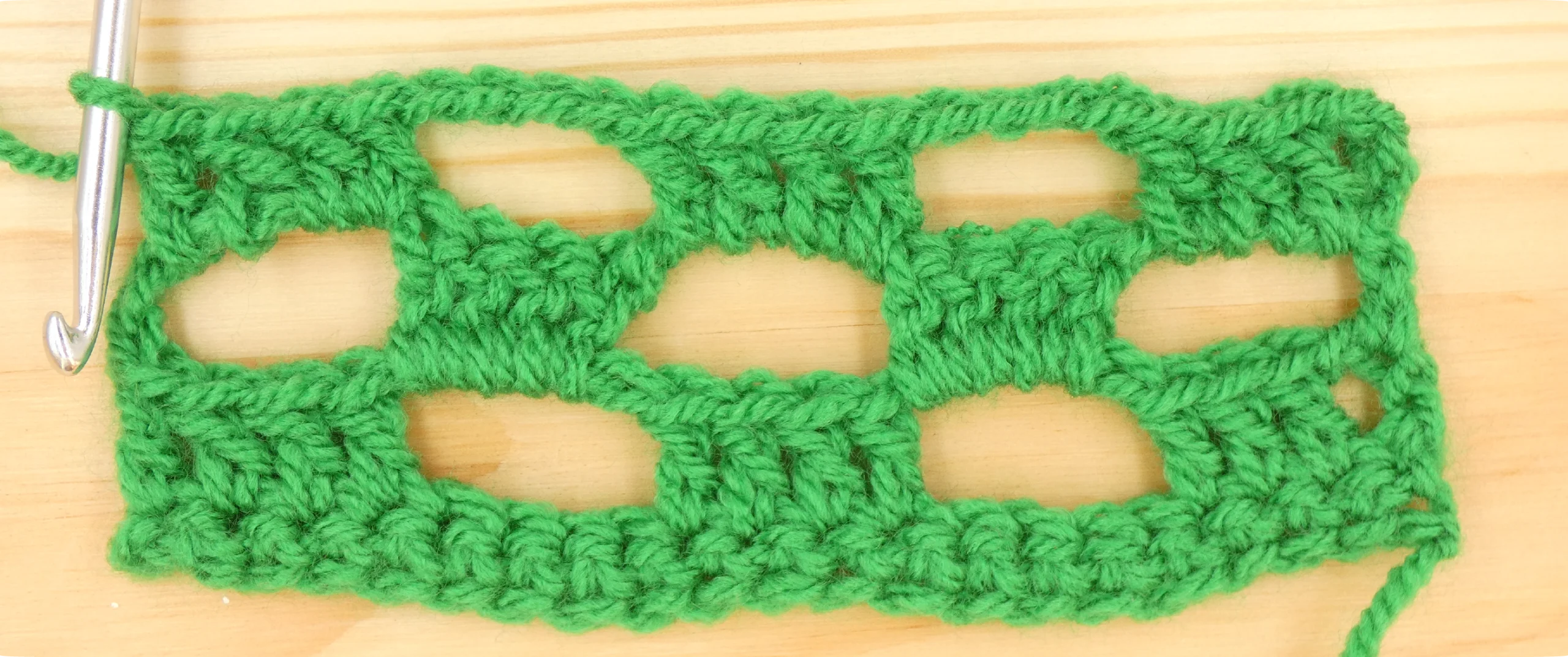 Crochet Pattern - Crossed Trebles pattern row 4
