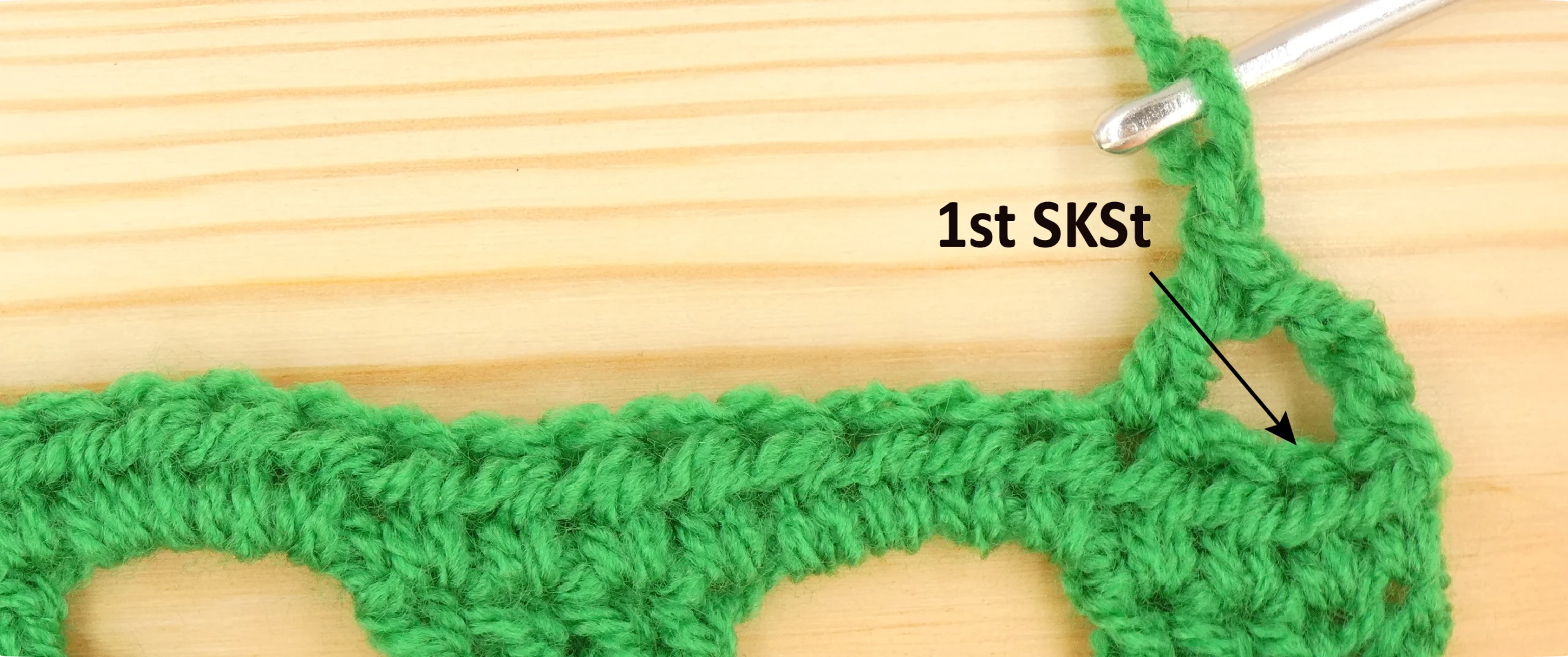 Crochet Pattern - Crossed Trebles pattern row 6