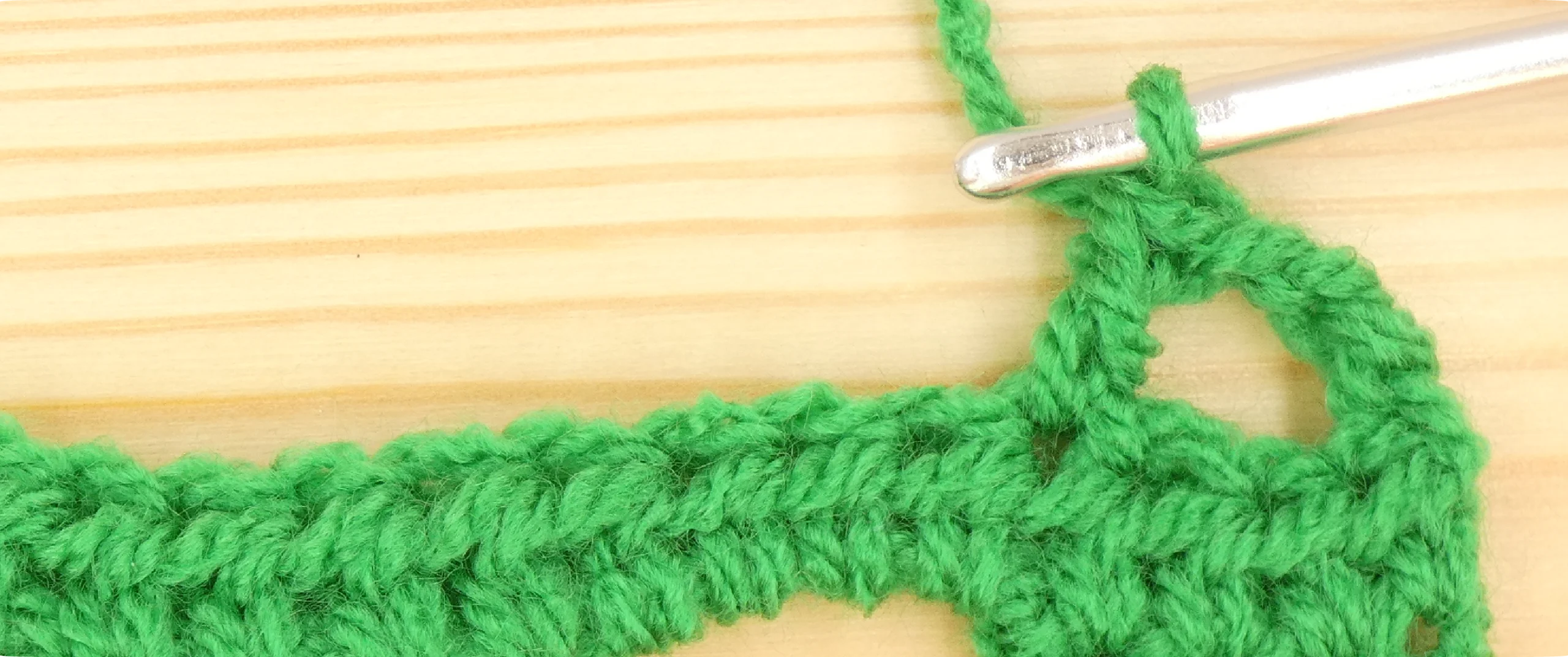 Crochet Pattern - Crossed Trebles pattern row 6