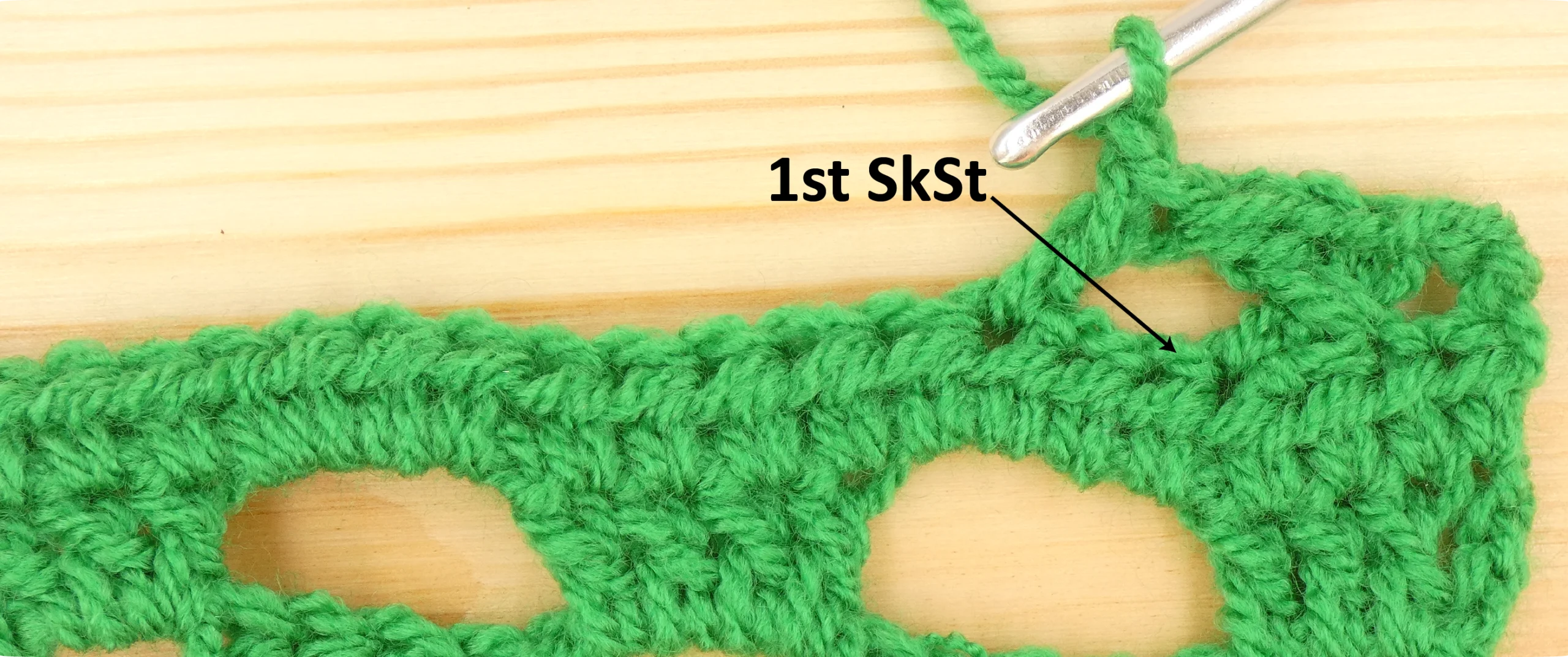 Crochet Pattern - Crossed Trebles pattern row 6