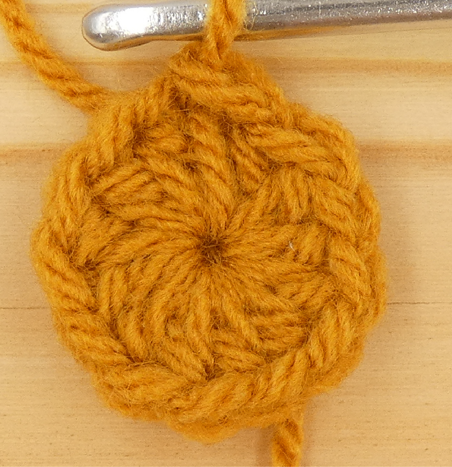 crochet pattern - easy crochet flower crochet photo pattern round 1 finished