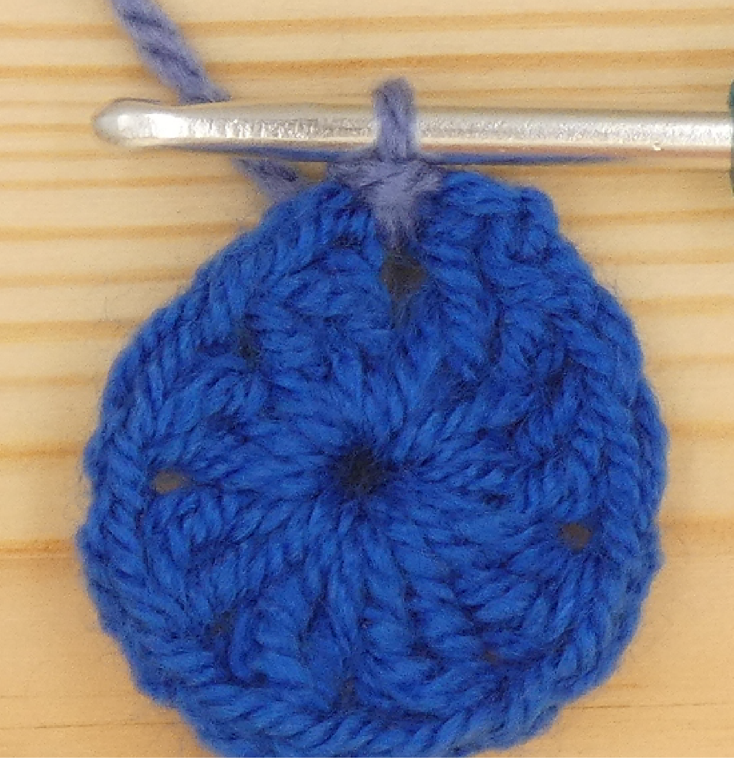 crochet pattern - easy crochet granny wheel / crochet wagon wheel crochet pattern photo pattern round 2 join new colour