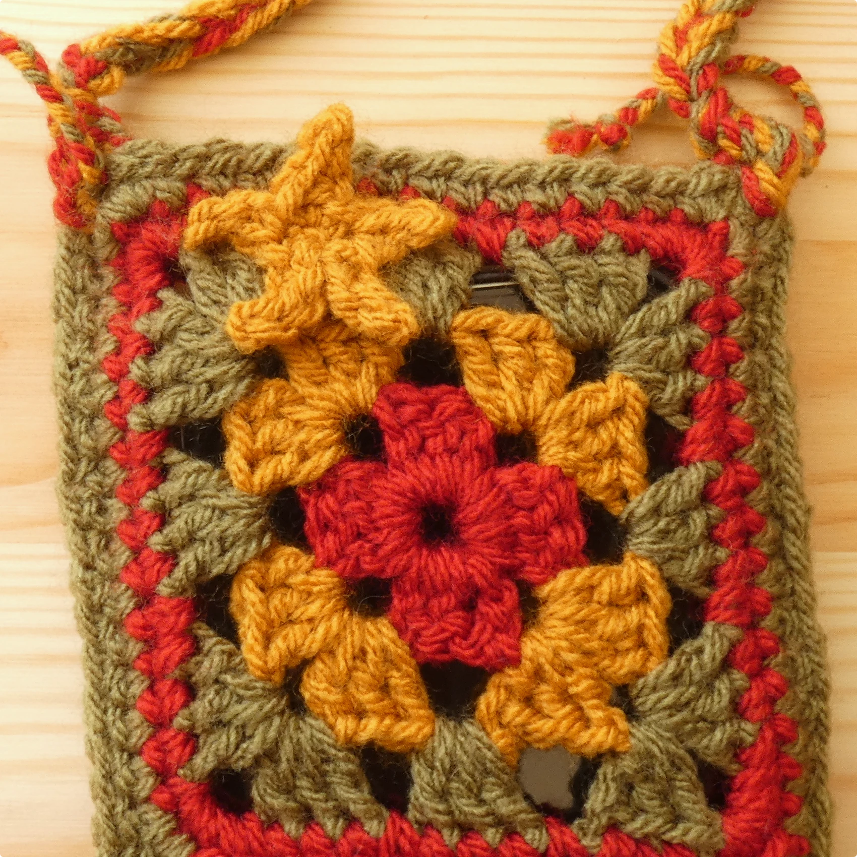 Free Crochet Bag Pattern - 4 Granny Squares Phone Pouch 6 Free Crochet Bag Pattern - 4 Granny Squares Phone Pouch - Image 6