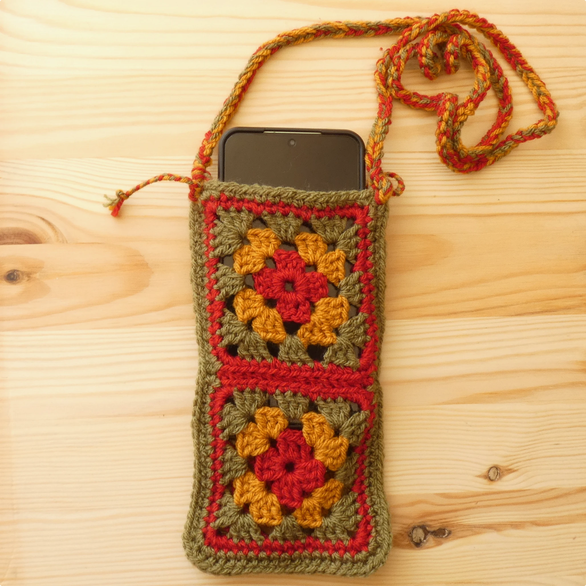 Free Crochet Bag Pattern - 4 Granny Squares Phone Pouch 5 Free Crochet Bag Pattern - 4 Granny Squares Phone Pouch - Image 5