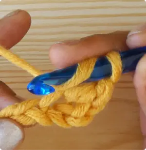 11a TR yarn over work in 2nd chain 1 Katie McCrochet