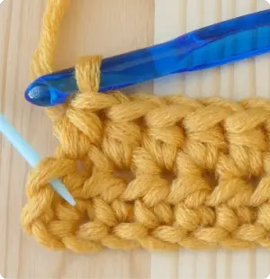 39 M3 chain 2 work 1st stitch row 2 1st stitch placement Katie McCrochet
